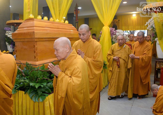 Hữu nhiễu kim quan vị giáo phẩm đã có nhiều đóng góp lớn lao cho Đạo pháp và Dân tộc Hữu nhiễu kim quan vị giáo phẩm đã có nhiều đóng góp lớn lao cho Đạo pháp và Dân tộc