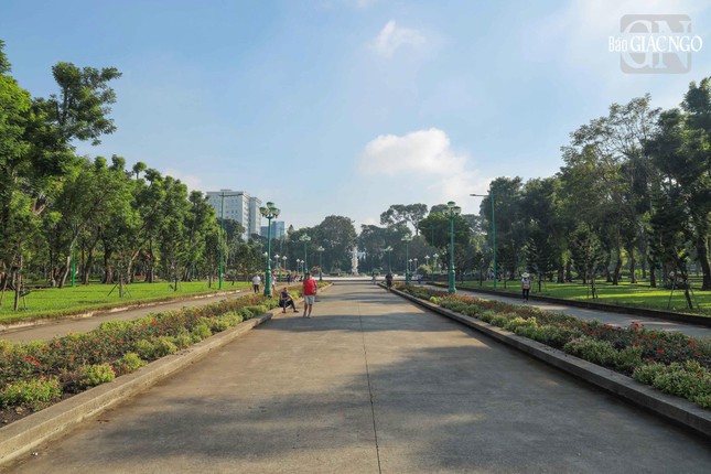 Thời Việt Nam Cộng Hòa, các chính trị gia cao cấp, tướng tá và thành viên nổi bật đương thời cũng được chôn tại đây