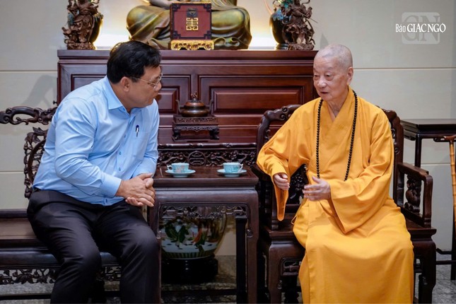 Đức Pháp chủ bày tỏ sự đồng tình và hoan hỷ trước những đổi mới của đất nước, những dấu hiệu ổn định sau thời gian sáp nhập Đức Pháp chủ bày tỏ sự đồng tình và hoan hỷ trước những đổi mới của đất nước, những dấu hiệu ổn định sau thời gian sáp nhập