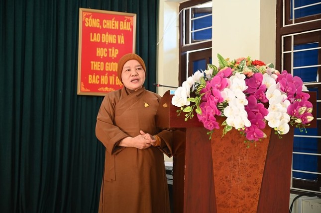 Ni sư Thích Tâm Chính phát biểu