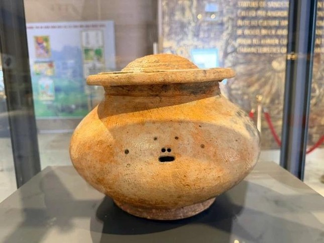 Mộ vò Gò Cây Trâm (niên đại thế kỷ IV-V)