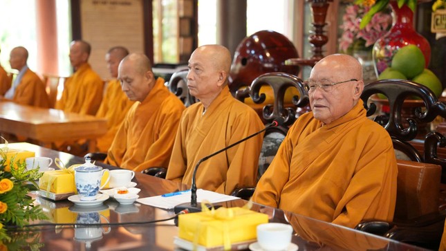 Trưởng lão Hòa thượng Thích Nhật Quang ban huấn từ Trưởng lão Hòa thượng Thích Nhật Quang ban huấn từ