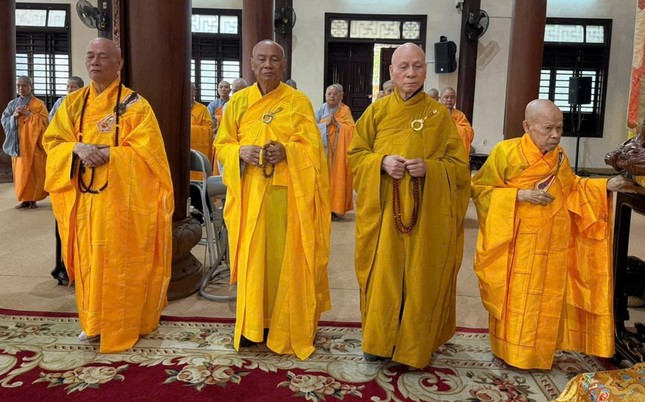 Chư tôn Trưởng lão Hòa thượng tham dự lễ tưởng niệm