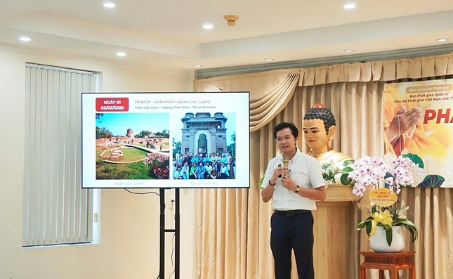 Anh Nguyễn Trần Hoàng Phương, Chủ tịch Hội đồng Quản trị công ty Golden Smile chia sẻ tại Hội thảo “Pháp hội xá-lợi Phật”