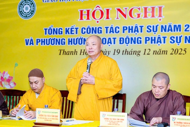 Thượng tọa Thích Tâm Định phát biểu kết luận hội nghị