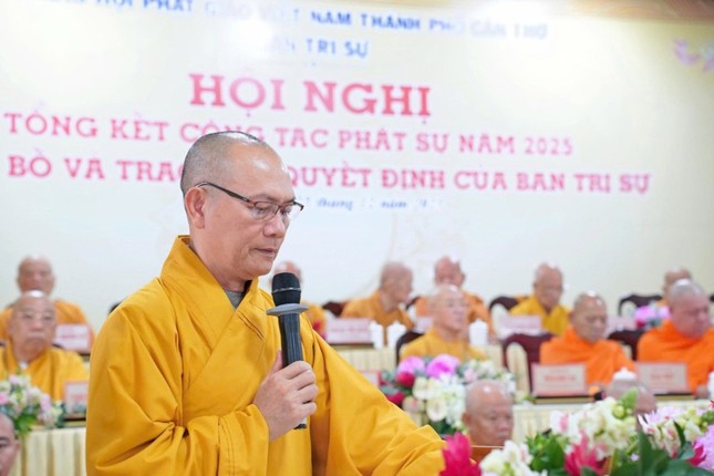 Thượng tọa Thích Phước Thành, Ủy viên Hội đồng Trị sự, Phó Trưởng ban Thường trực Ban Trị sự GHPGVN TP.Cần Thơ phát biểu khai mạc