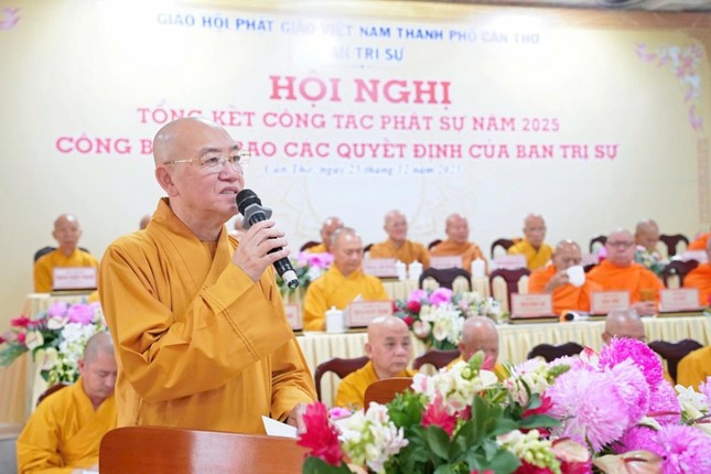 Thượng tọa Thích Bình Tâm, Ủy viên Thường trực Hội đồng Trị sự, Phó Trưởng ban Thường trực Ban Trị sự GHPGVN TP.Cần Thơ triển khai các Phật sự trọng tâm năm 2026