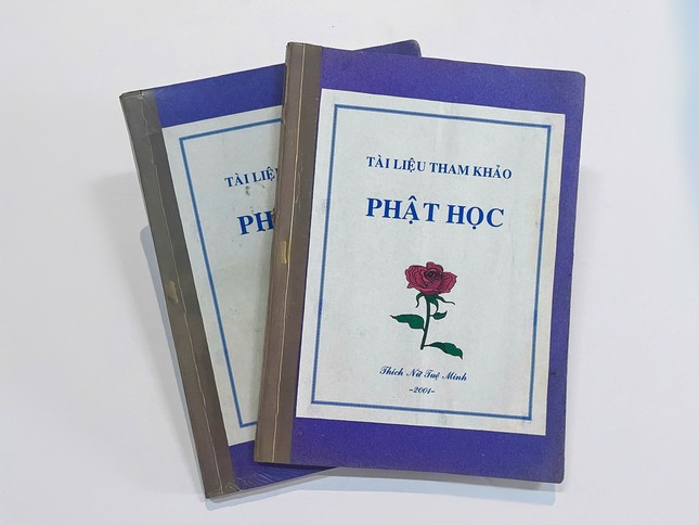 Những bài Phật học trên Báo Giác Ngộ được Ni trưởng Tuệ Minh chắt lọc, đóng thành tập và được xem là nguồn tài liệu chính để tham khảo khi giảng dạy