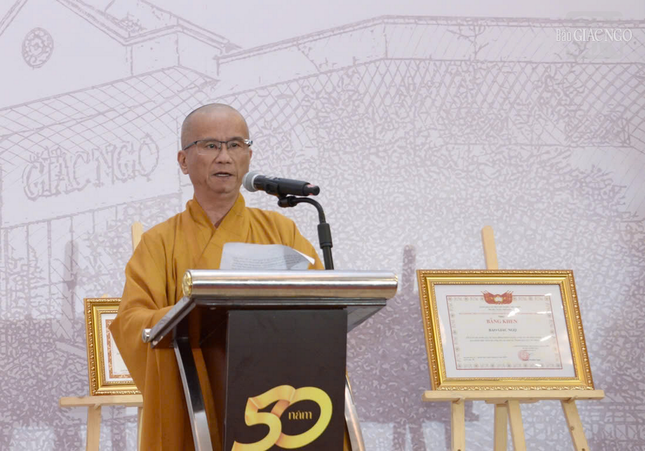 Thượng tọa Thích Chúc Phú phát biểu cảm tạ