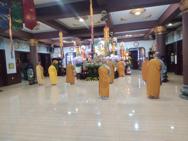 Lễ giao thừa chỉ có chư Tăng, không cho Phật tử tham dự tại chùa Báo Ân