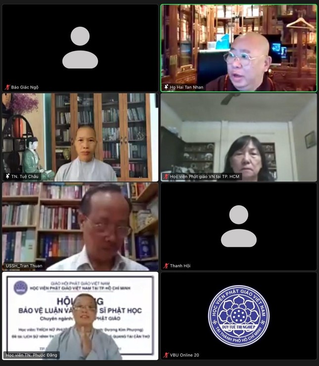 Các ủy viên Hội đồng nhận xét