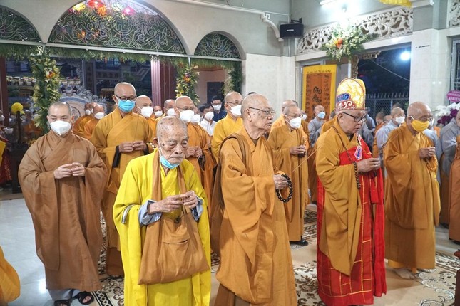 Chư tôn đức chứng minh niệm hương cầu nguyện