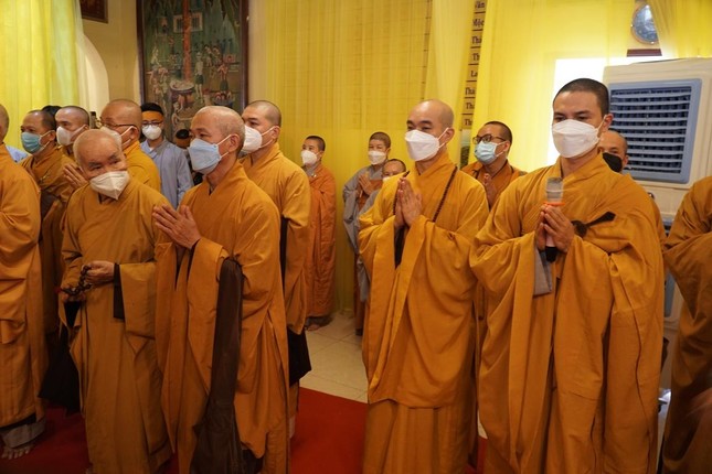 Và, hộ niệm lễ nhập kim quan chiều nay Và, hộ niệm lễ nhập kim quan chiều nay