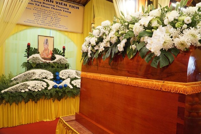 Dung nghi đã khất nơi trần thế Dung nghi đã khất nơi trần thế