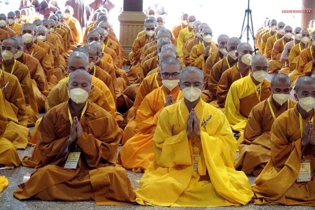 Nhiếp tâm để hòa cùng đại chúng