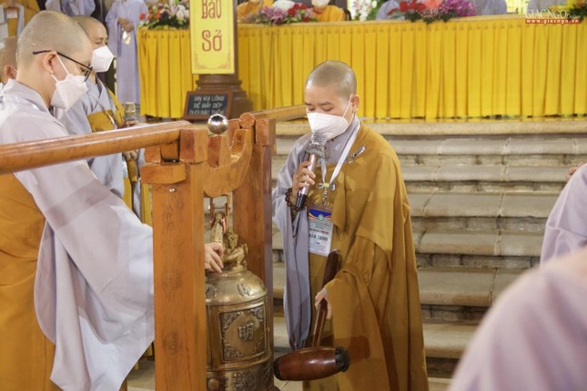 Ban Quản giới tử Ni hô kệ vô thường để cảnh tỉnh khi tuần chiếu