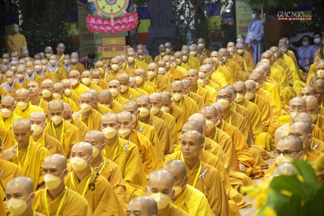 Lắng nghe lời giáo giới