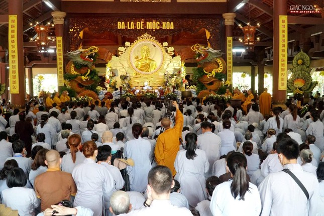 Truyền tam quy và thập thiện Truyền tam quy và thập thiện