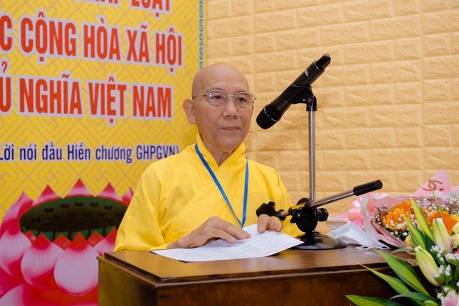 Hòa thượng Thích Trí Thắng trình danh sách nhân sự dự kiến Hòa thượng Thích Trí Thắng trình danh sách nhân sự dự kiến