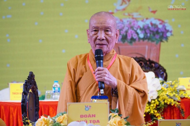 Hòa thượng Thích Huệ Minh chia sẻ và ghi nhận những phát biểu quý tôn đức và học giả