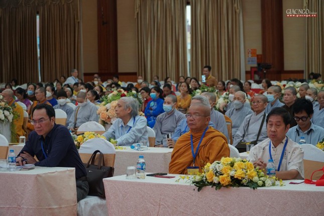 Các đại biểu học giả và nhà nghiên cứu tham dự Hội thảo