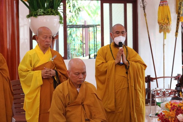 Thượng tọa Thích Lệ Tâm cảm tạ tri ân Thượng tọa Thích Lệ Tâm cảm tạ tri ân