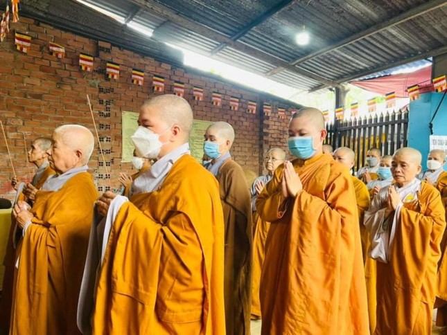 Chư Ni huyện Hóc Môn viếng tang sáng ngày 7-10 Chư Ni huyện Hóc Môn viếng tang sáng ngày 7-10