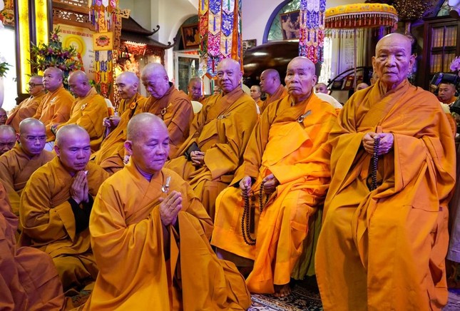 Môn đồ đệ tử thành kinh niệm ân tổ sư khai sơn