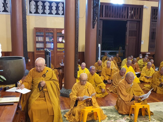 Chư Tăng tụng giới Chư Tăng tụng giới