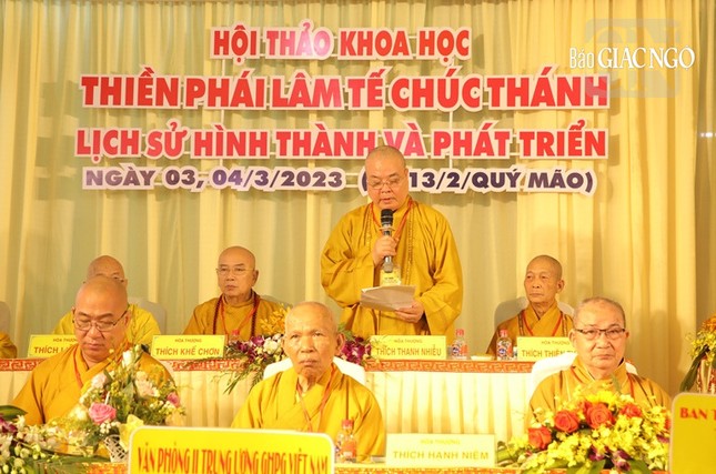 Hòa thượng Thích Thanh Nhiễu ban đạo từ