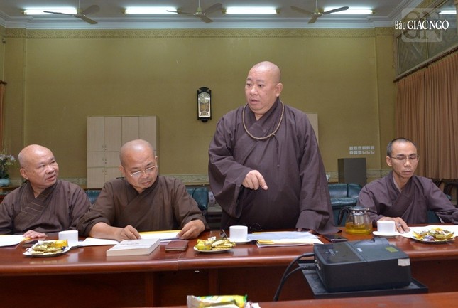 Thượng tọa Thích Đồng Văn, thành viên Hội đồng Điều hành, Trưởng phòng Sau đại học