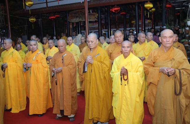 Chư tôn thiền đức quang lâm hộ niệm Chư tôn thiền đức quang lâm hộ niệm