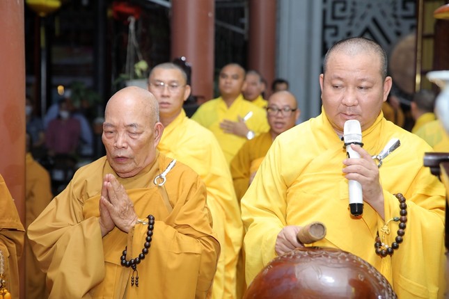 Hòa thượng Thích Minh Trí, chứng minh và hộ niệm lễ nhập kim quan Hòa thượng Thích Minh Trí, chứng minh và hộ niệm lễ nhập kim quan