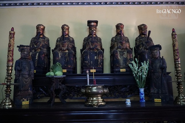 Nhiều bức tượng có niên đại từ thế kỷ thứ XVII