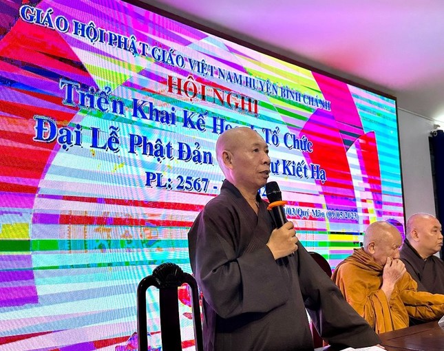 Hòa thượng Thích Huệ Minh đúc kết phiên họp Hòa thượng Thích Huệ Minh đúc kết phiên họp