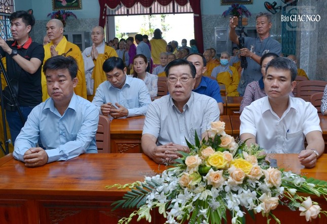 Lãnh đạo chính quyền thành phố và H.Hóc Môn tham dự