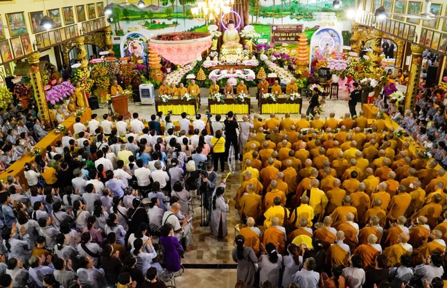 Quang cảnh Đại lễ Phật đản Phật lịch 2567 tại chùa Pháp Tạng