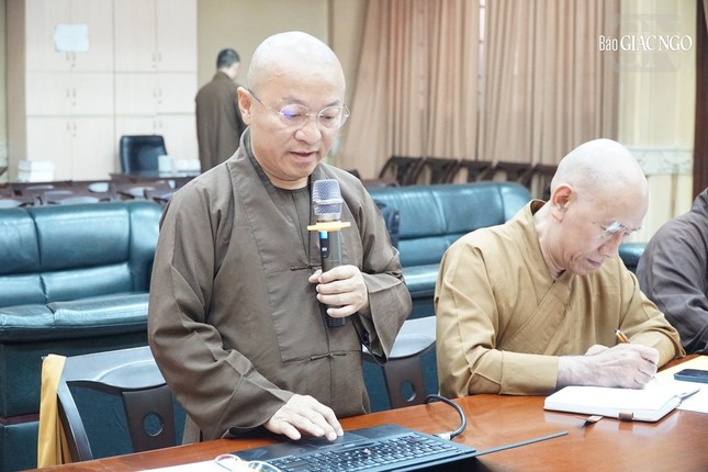 Thượng tọa Thích Nhật Từ báo cáo công tác Hội thảo về Bồ-tát Thích Quảng Đức Thượng tọa Thích Nhật Từ báo cáo công tác Hội thảo về Bồ-tát Thích Quảng Đức