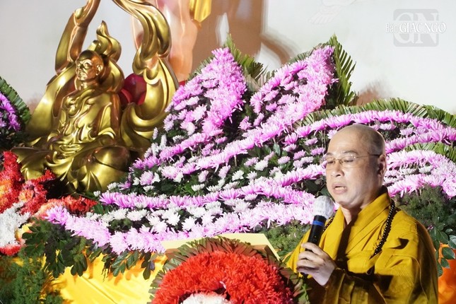 Thượng tọa Thích Minh Nhựt phát biểu khai mạc