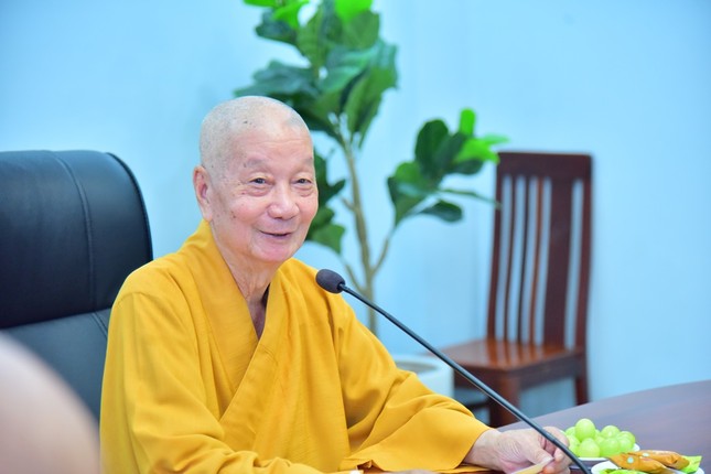 Đức Pháp chủ GHPGVN, Viện trưởng Học viện Phật giáo VN tại TP.HCM phát biểu chỉ đạo Đức Pháp chủ GHPGVN, Viện trưởng Học viện Phật giáo VN tại TP.HCM phát biểu chỉ đạo