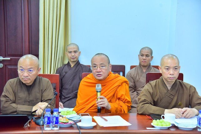 Hòa thượng Thích Bửu Chánh, Phó Viện trưởng Học viện, Trưởng khoa Pali góp ý tại phiên họp Hòa thượng Thích Bửu Chánh, Phó Viện trưởng Học viện, Trưởng khoa Pali góp ý tại phiên họp