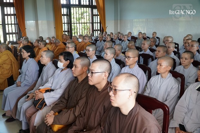 Tăng, Ni sinh và Phật tử tham dự tại các hội thảo nhóm chuyên đề Tăng, Ni sinh và Phật tử tham dự tại các hội thảo nhóm chuyên đề