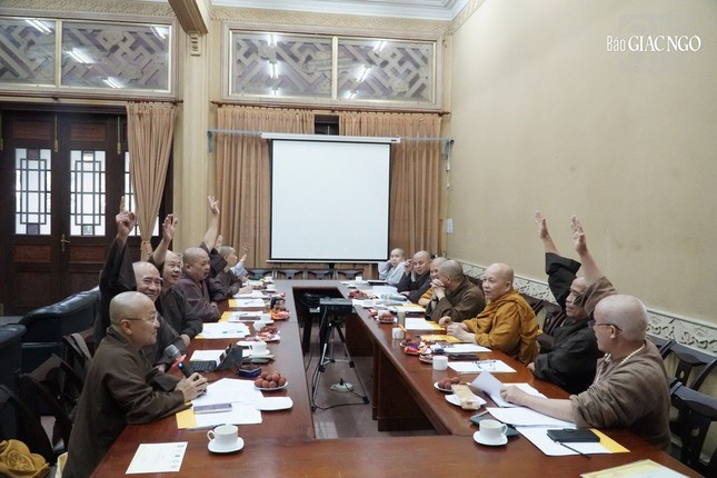 Chư tôn đức biểu quyết chiến lược phát triển Học viện trong tương lai