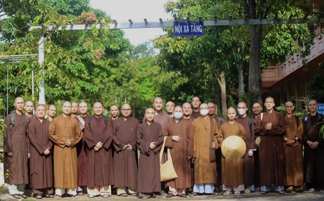 Các Tăng sinh được nhập nội viện để chuẩn bị tham dự kỳ thi tuyển sinh cử nhân Phật học khóa XVIII