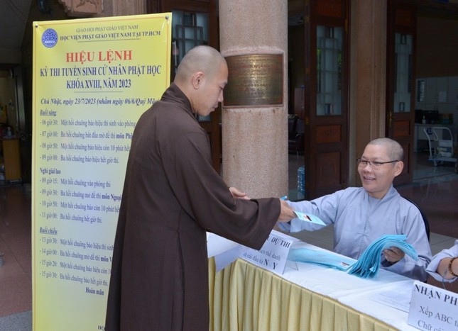 Thí sinh nhận giấy báo dự thi tại Cơ sở I