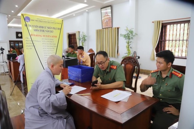 Chư tôn đức Hội đồng Điều hành Học viên và Tăng Ni sinh được hướng dẫn kích hoạt tài khoản định danh điện tử