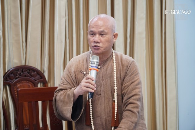 Thượng tọa Thích Giác Dũng, Phó Viện trưởng, Trợ lý Hòa thượng Viện trưởng góp ý về việc tổ chức và đào tạo sau đại học Thượng tọa Thích Giác Dũng, Phó Viện trưởng, Trợ lý Hòa thượng Viện trưởng góp ý về việc tổ chức và đào tạo sau đại học