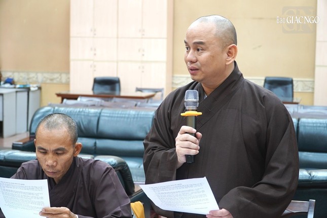 Đại đức Thích Lệ Ngôn trình bày về công tác đào tạo Đại đức Thích Lệ Ngôn trình bày về công tác đào tạo