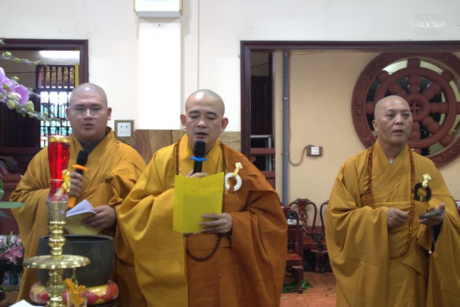 Đại đức Thích Phước Cường hướng dẫn môn đồ pháp quyến thọ tang báo đáp tôn sư Đại đức Thích Phước Cường hướng dẫn môn đồ pháp quyến thọ tang báo đáp tôn sư