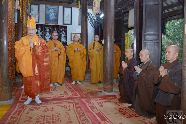 Thượng tọa Thích Tiến Đạt tác bạch